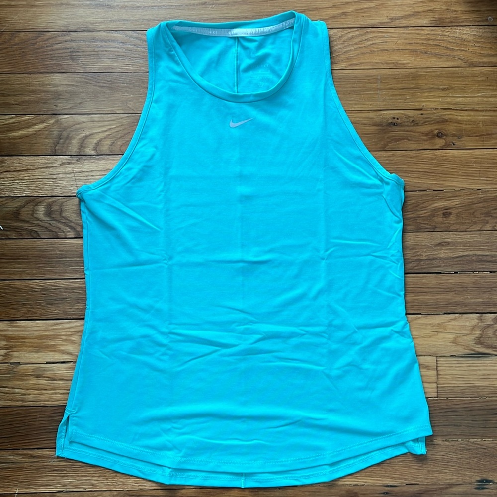 Like new Nike aqua tank top - M